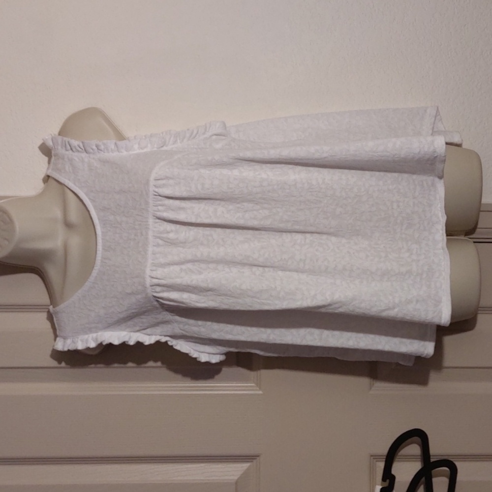 White XXL sleeveless top